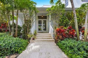 featured image of 1074 Ne Little River Dr