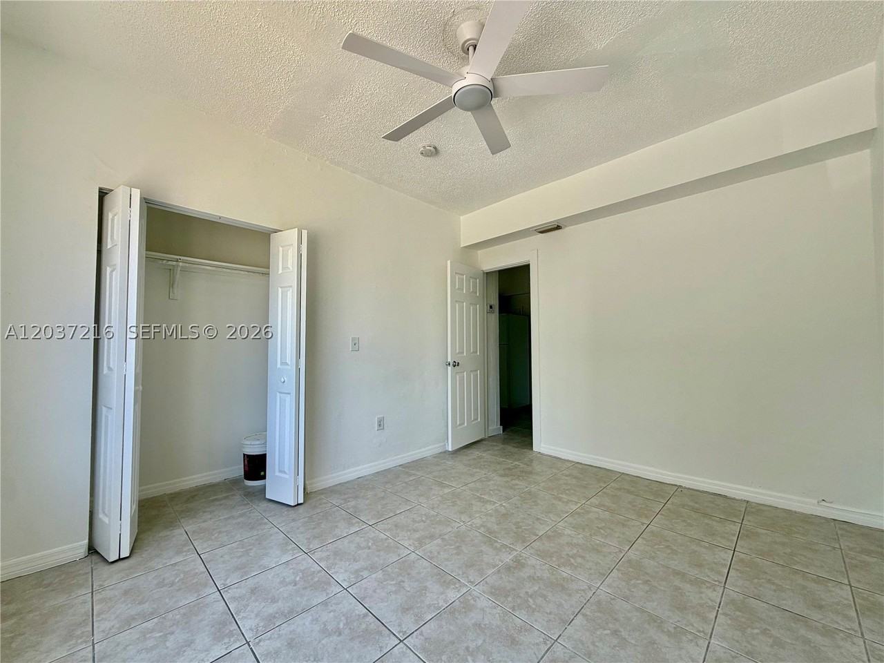 324 Sw 19th Ave #6 - Photo 3 of 7