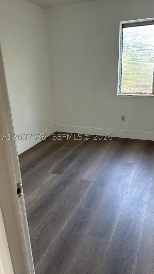 6151 Sw 35th St #1 - Photo 5 of 7
