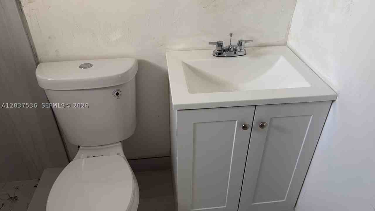 6151 Sw 35th St #1 - Photo 7 of 7