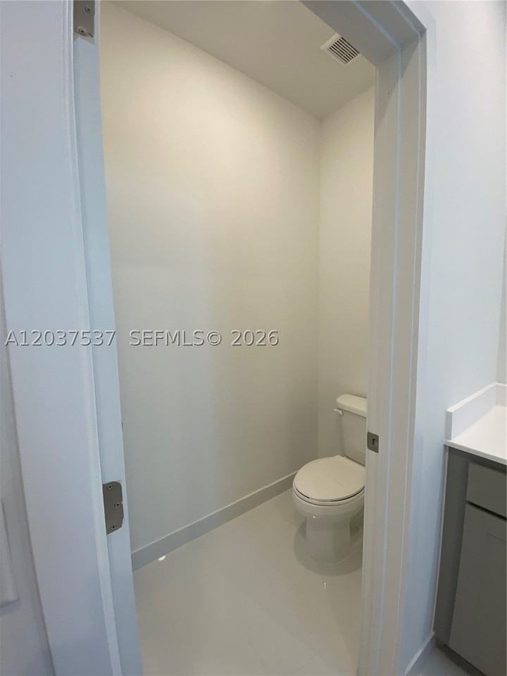 2402 Sw 145th Pl #0 - Photo 7 of 12