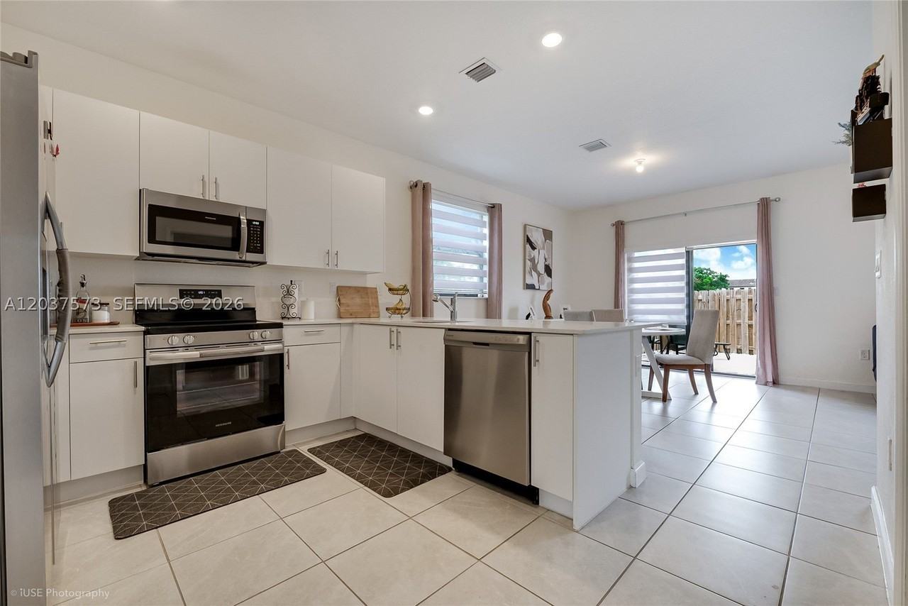 23105 Sw 128th Pl #23105 - Photo 5 of 24