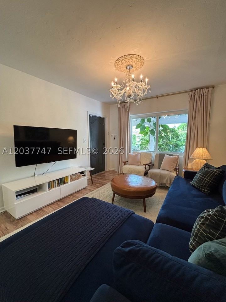 2421 Sw 26th Ln - Photo 6 of 26