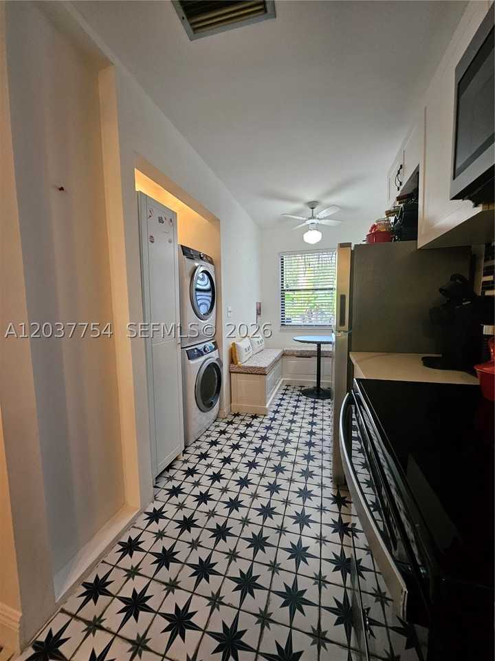 3015 Sw 21st Ter #371B - Photo 7 of 17