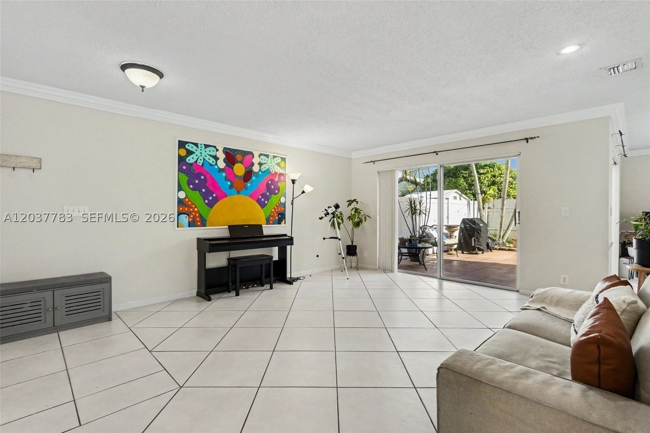 17367 Sw 20th Ct - Photo 5 of 29