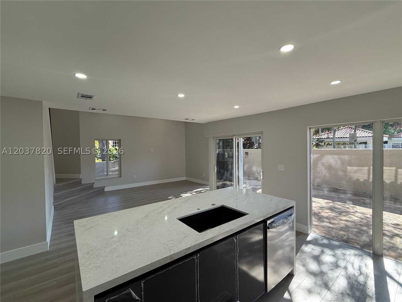 7502 Sw 109th Pl - Photo 3 of 13