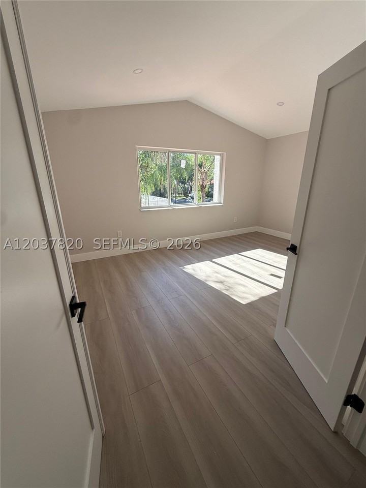 7502 Sw 109th Pl - Photo 7 of 13