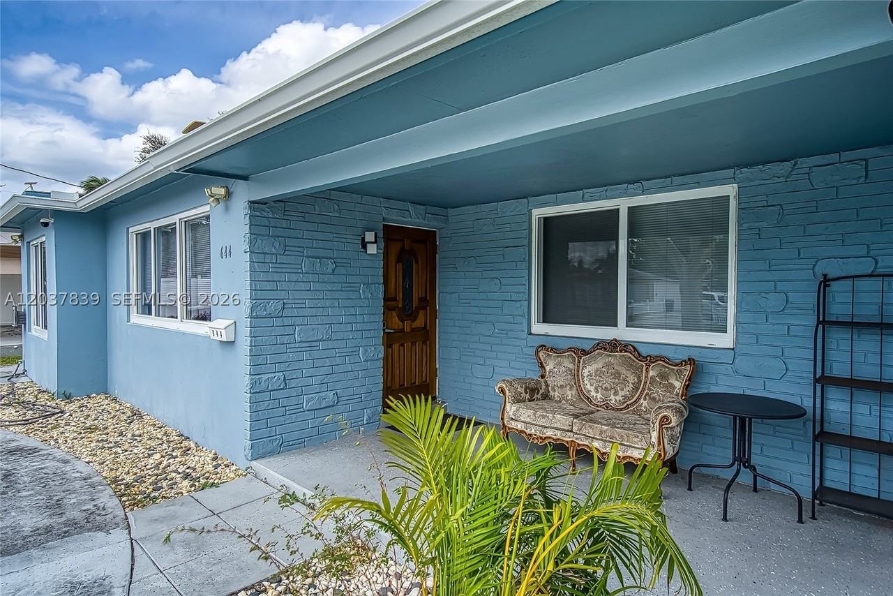 644 Sw 7th Ct #0 - Photo 4 of 50