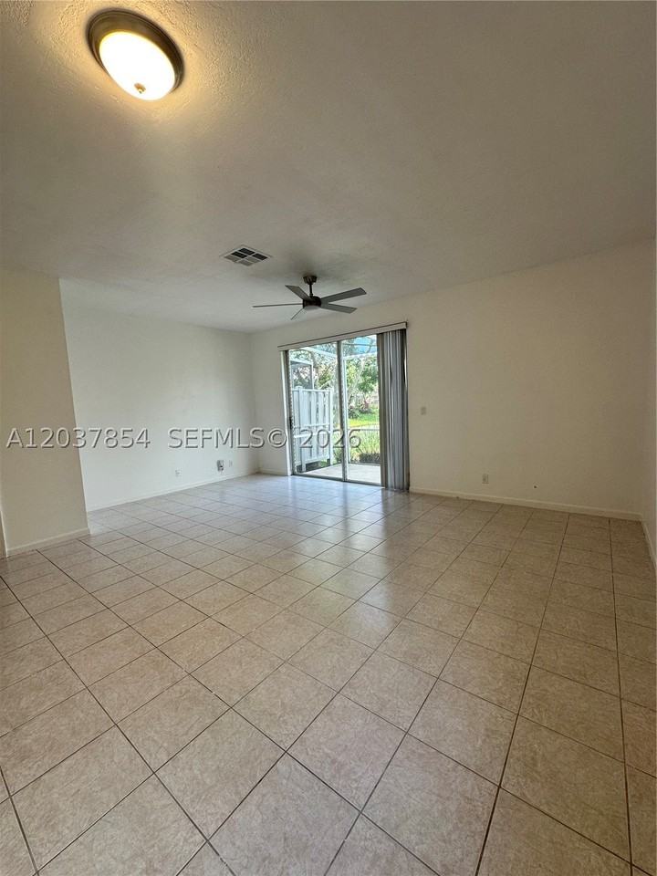 5541 Nw 90th Ter #5541 - Photo 5 of 16