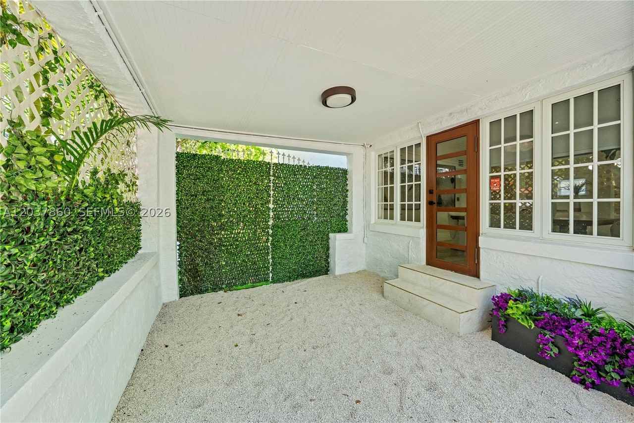 178 Ne 45th St - Photo 5 of 50