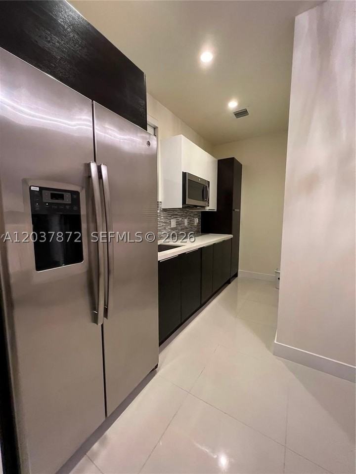 6421 Nw 104th Path - Photo 3 of 6