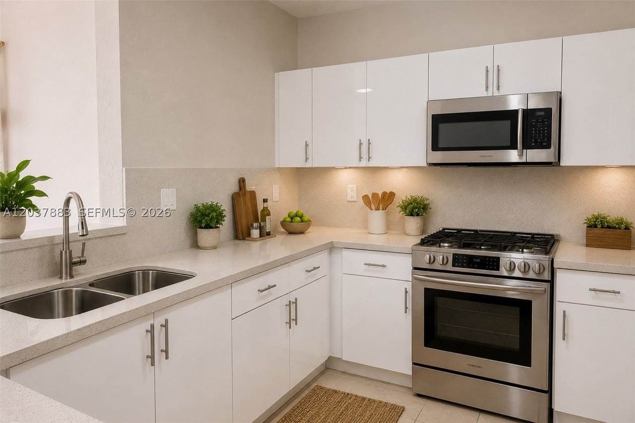 935 Sw 154th Path - Photo 3 of 17
