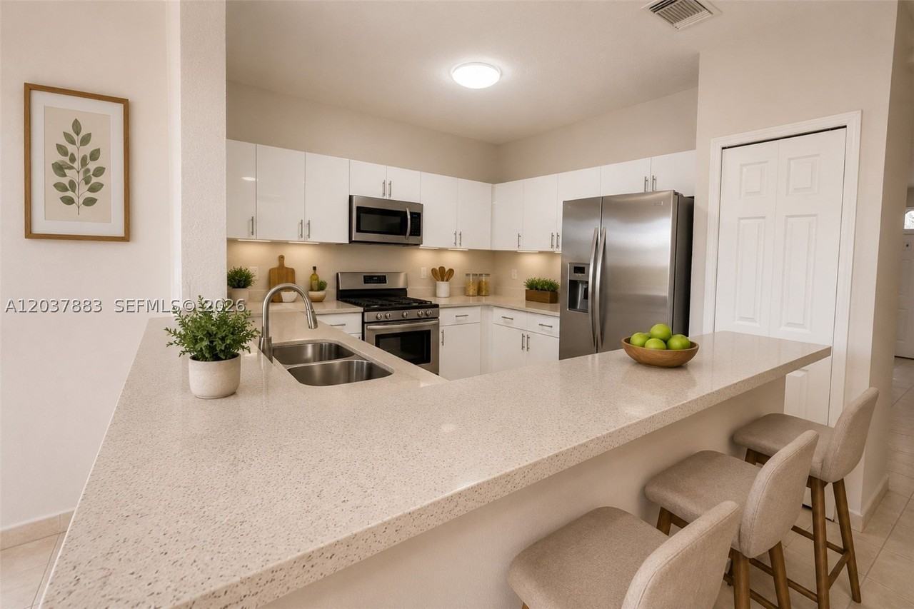 935 Sw 154th Path - Photo 4 of 17