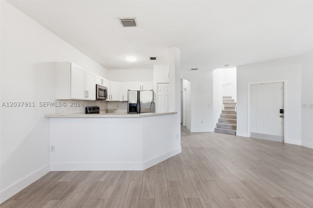 12594 Sw 122nd St - Photo 4 of 25