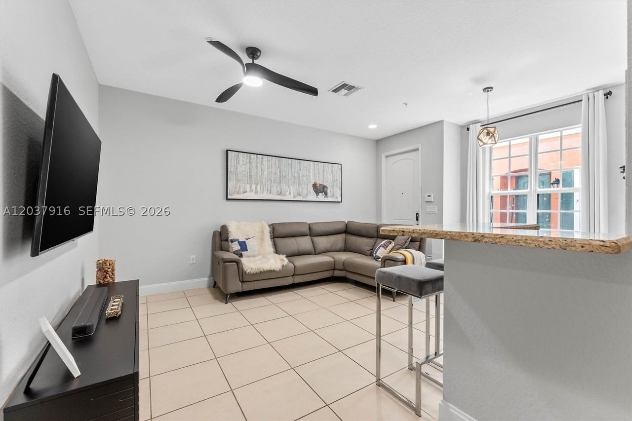 712 Sw 2nd Way #712 - Photo 3 of 29