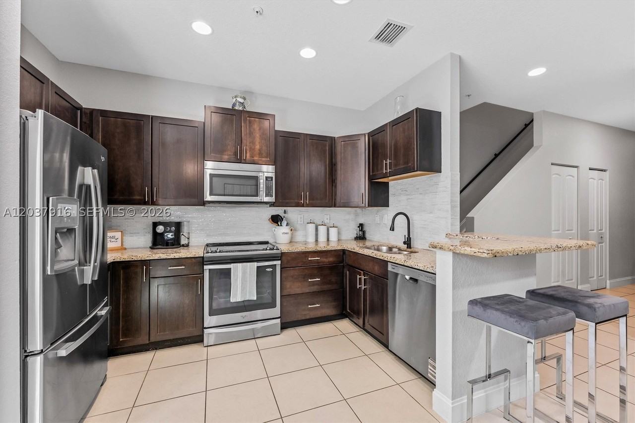712 Sw 2nd Way #712 - Photo 7 of 29