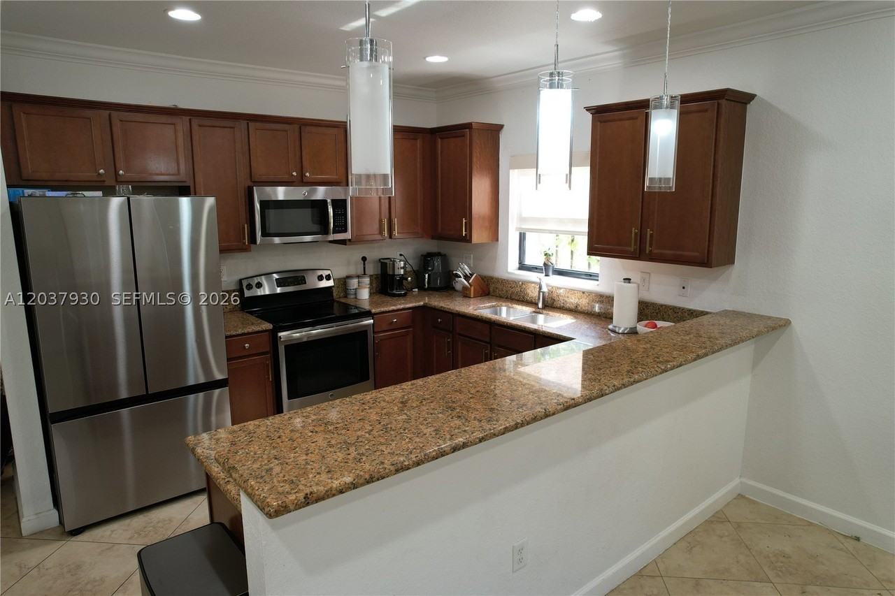 15404 Sw 175th St - Photo 6 of 27