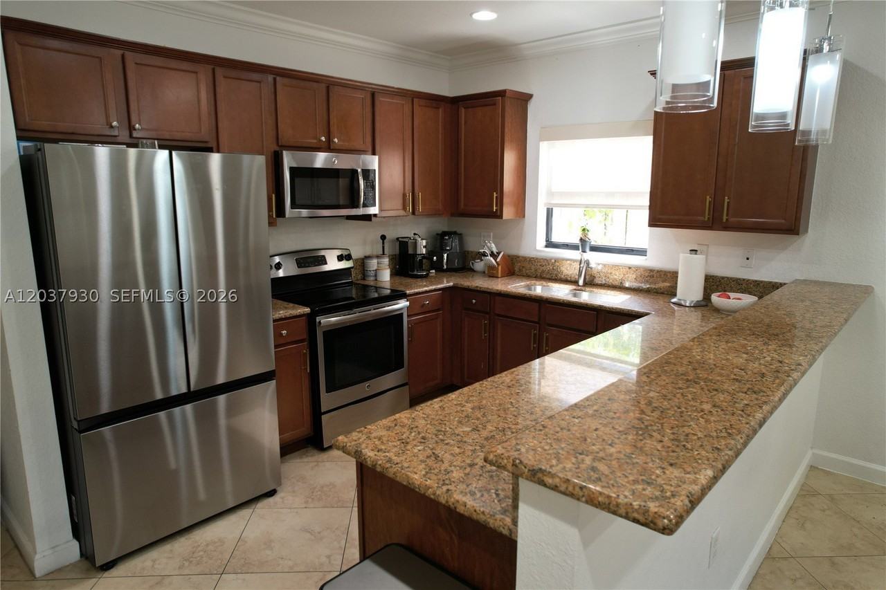 15404 Sw 175th St - Photo 7 of 27