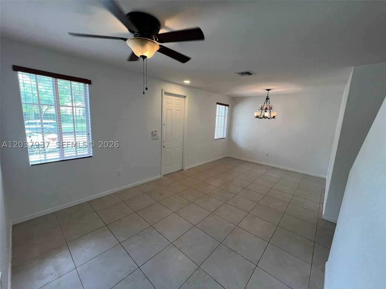 27568 Sw 143rd Ave #27568 - Photo 4 of 32