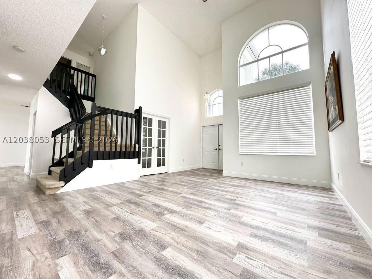 7647 Rockport Cir - Photo 2 of 11