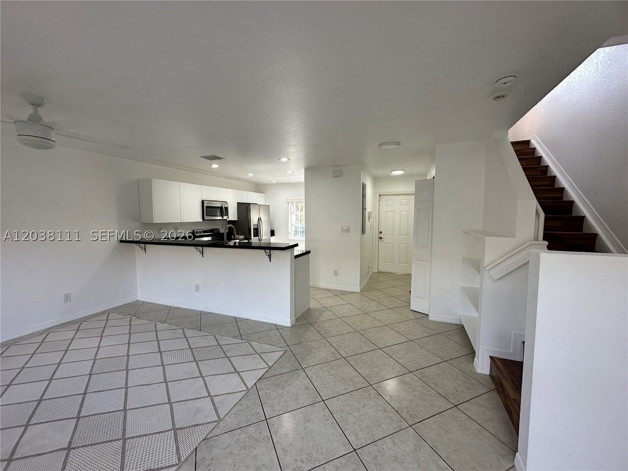 324 Ne 3rd St #D - Photo 4 of 44