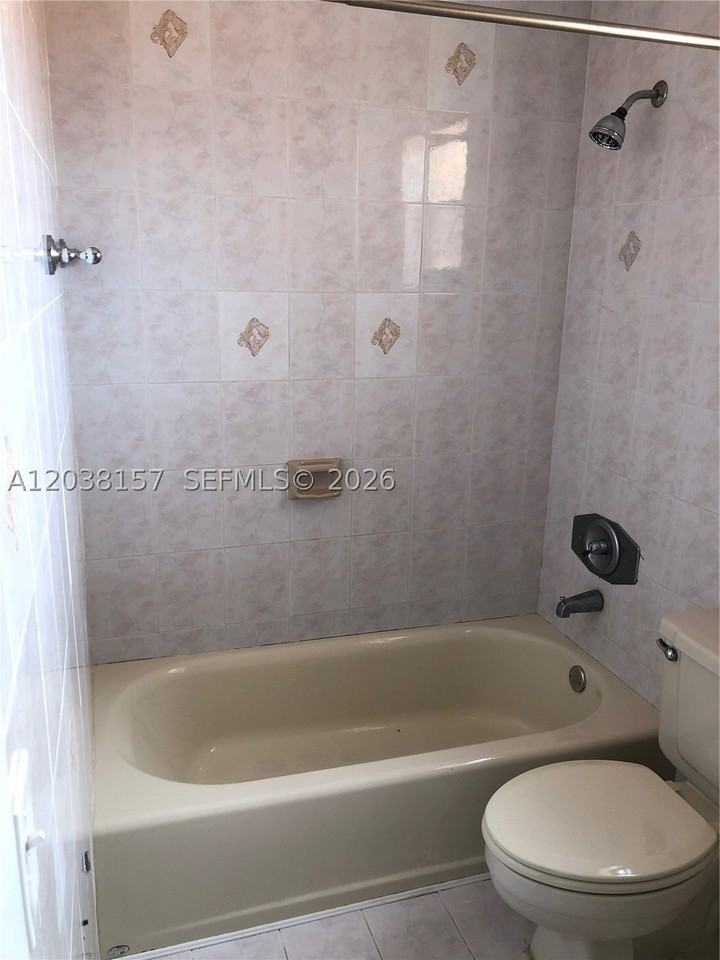 3808 Sw 79th Ave #63 - Photo 4 of 11