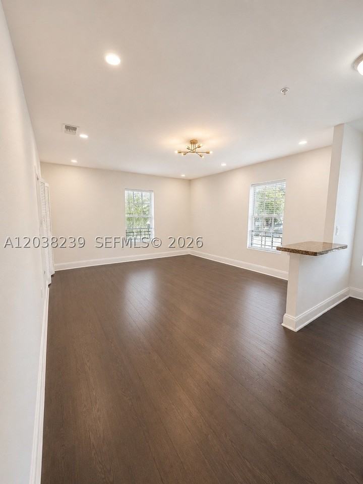 1440 Pennsylvania Ave #5 - Photo 3 of 14