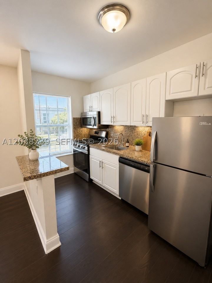 1440 Pennsylvania Ave #5 - Photo 5 of 14