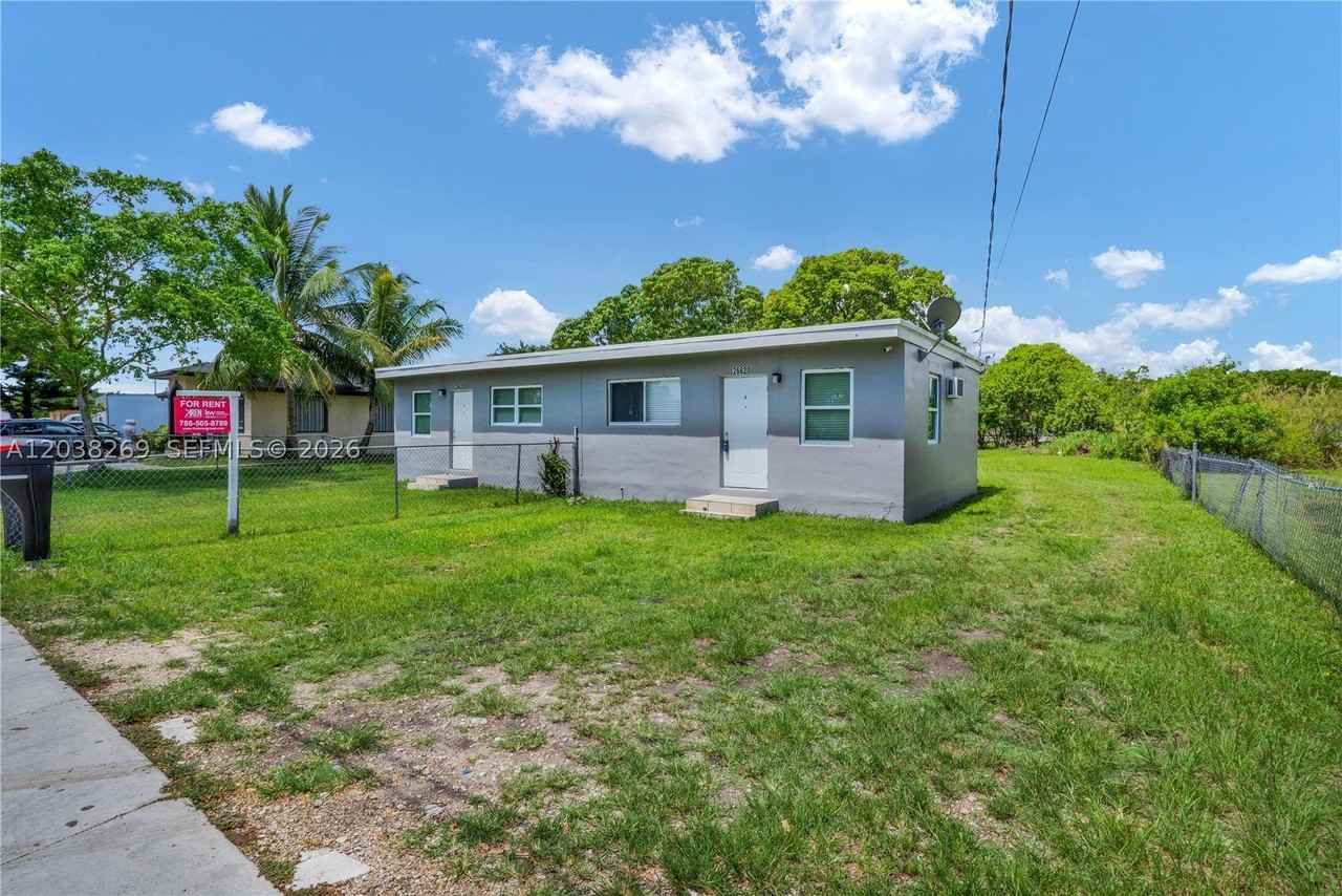 26620 Sw 138th Ct #B - Photo 2 of 14