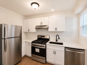 7426 North Ashland BoulevardApt 1 - Photo 1 of 1