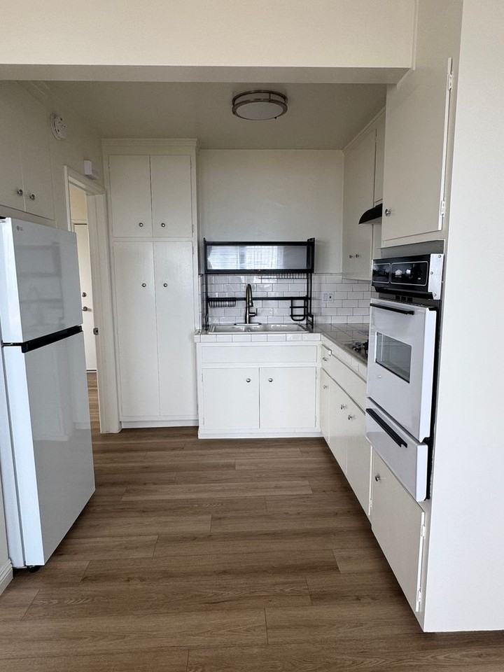 3811 Bluff - Photo 7 of 45