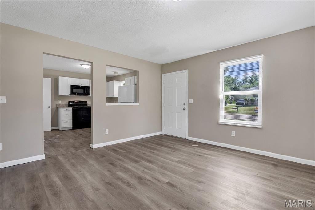 201 Becker Dr - Photo 7 of 15