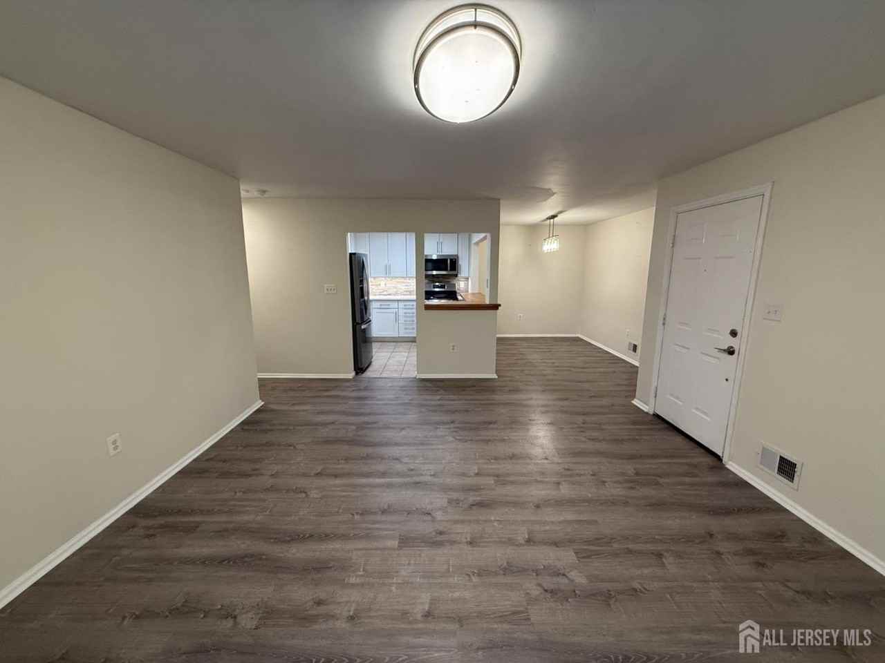 95 Sapphire Ln - Photo 3 of 28