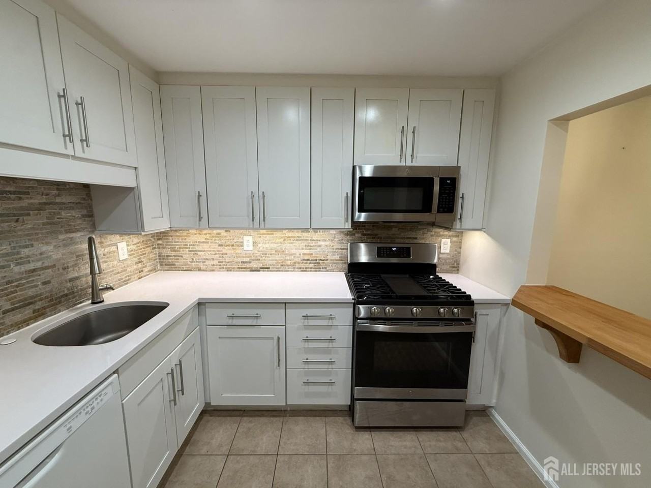 95 Sapphire Ln - Photo 7 of 28