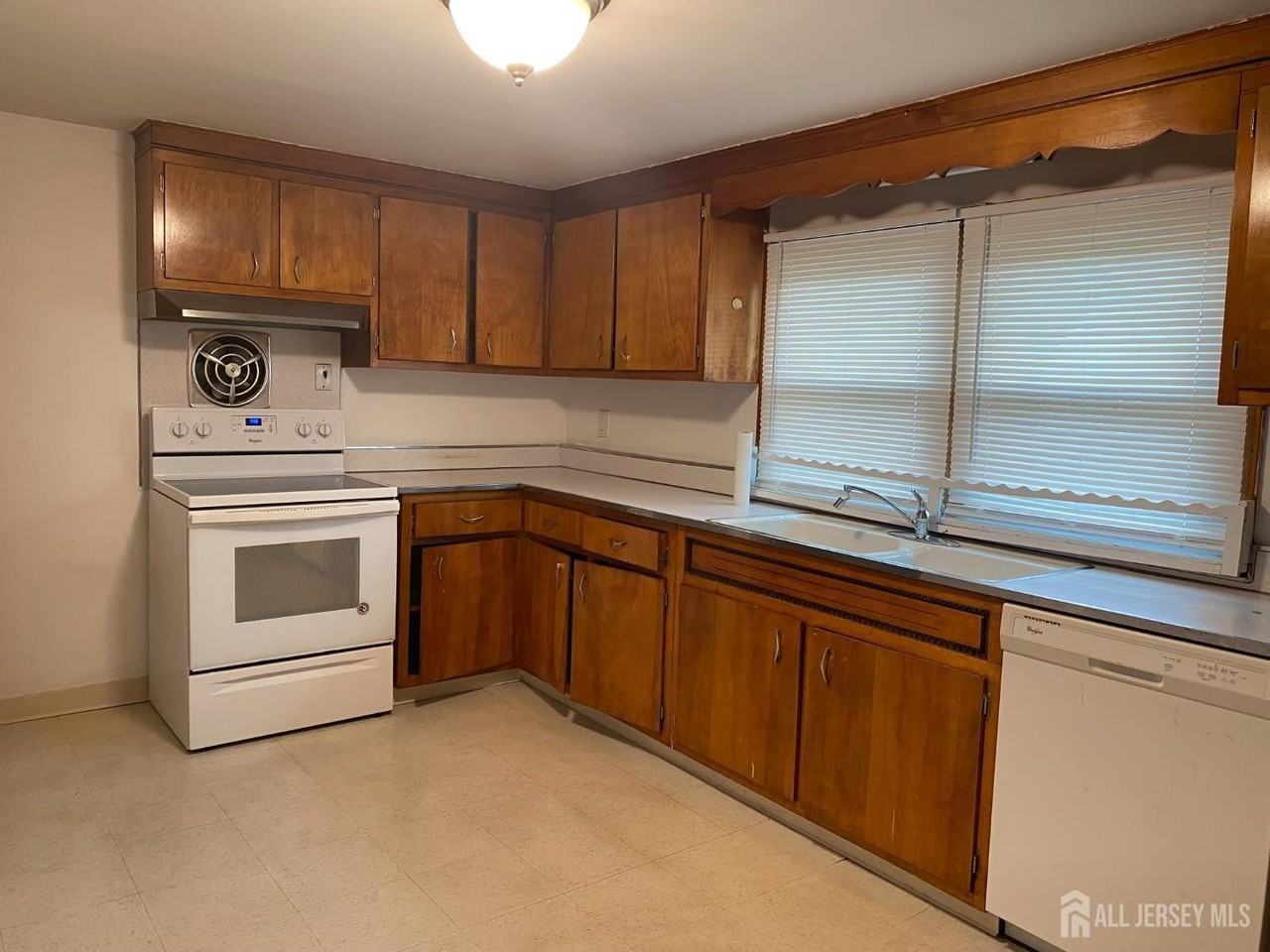 123 Highland Ave - Photo 5 of 8