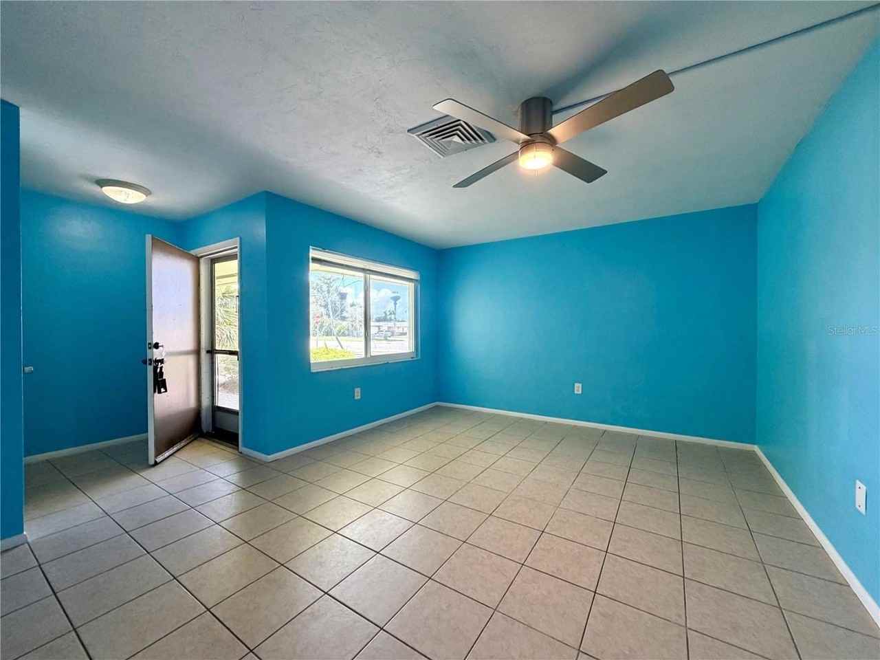 2507 Terry Ln - Photo 2 of 12