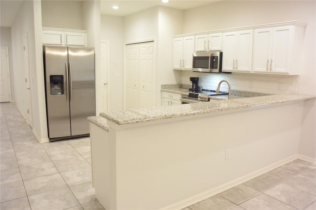 1213 Grantham Dr - Photo 6 of 40