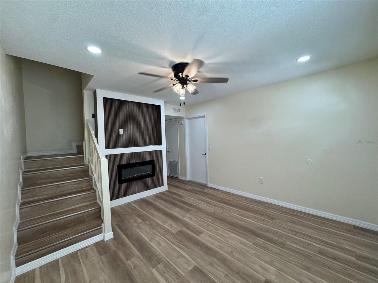 665 W Juniata St - Photo 2 of 18