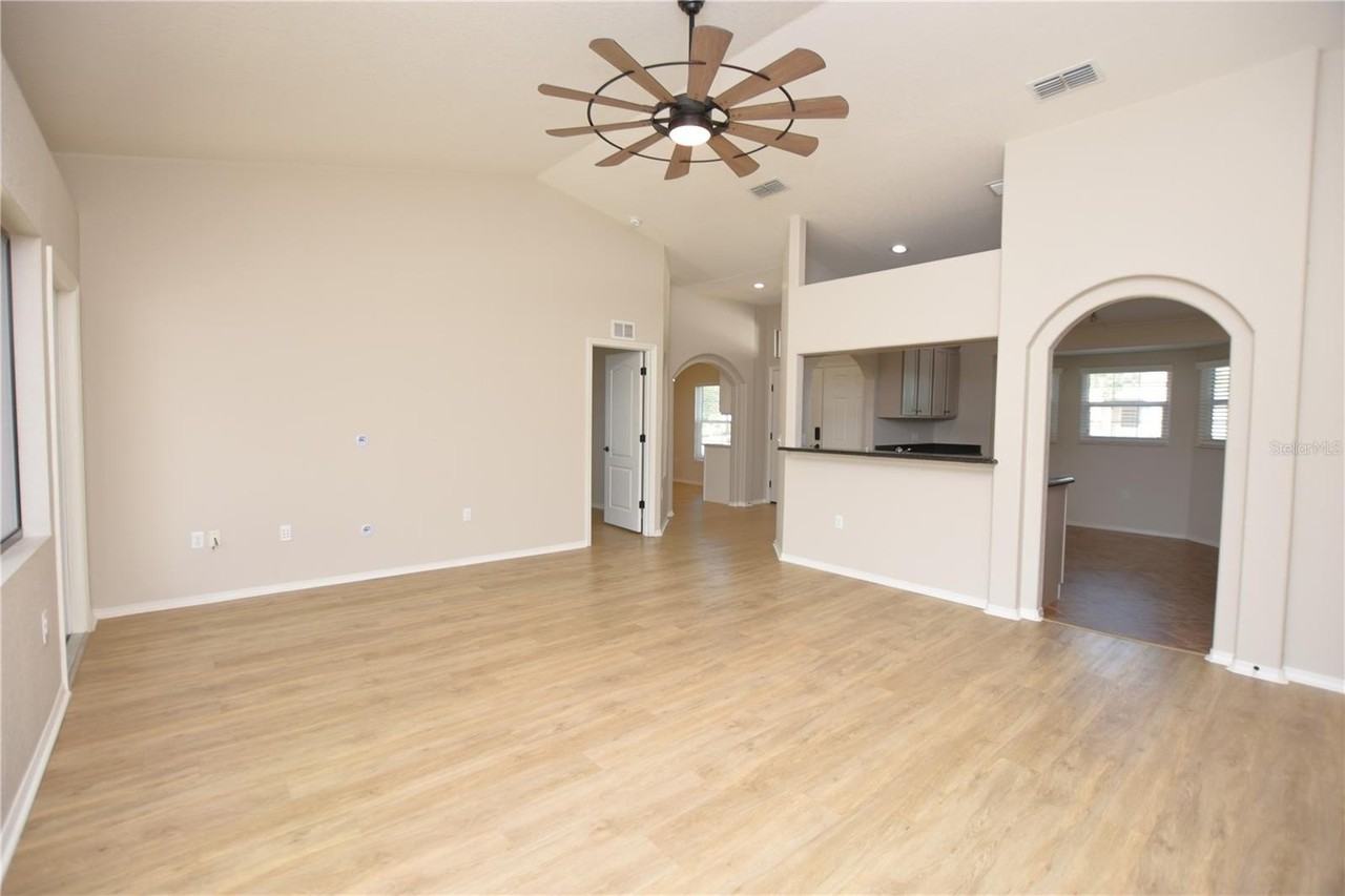 1606 Taylor Landing Dr - Photo 4 of 39