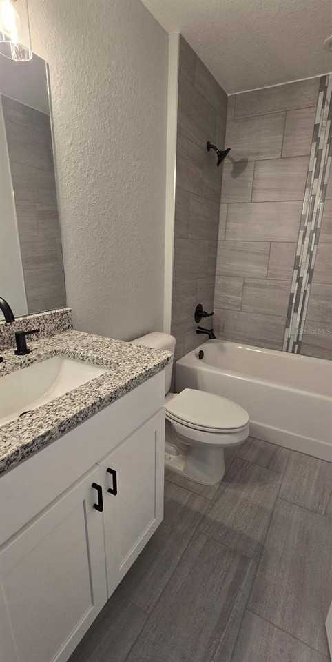 5545 Se 70th Ave - Photo 3 of 15