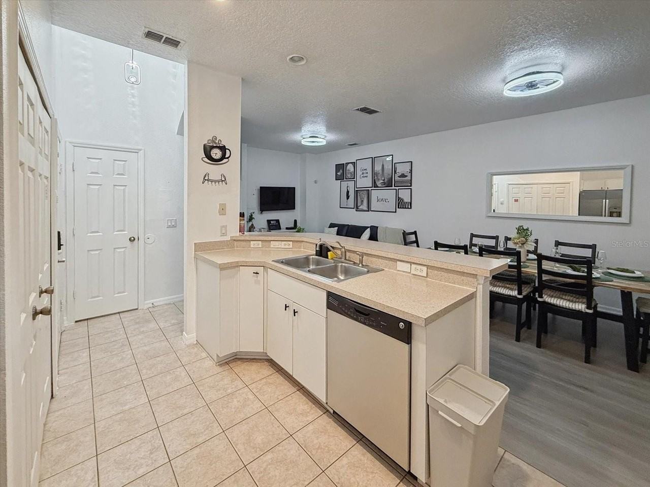 1302 S Beach Cir - Photo 7 of 38