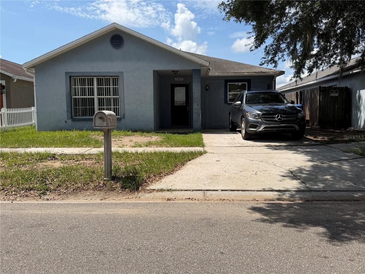 2427 Camden Oaks Pl - Photo 2 of 18