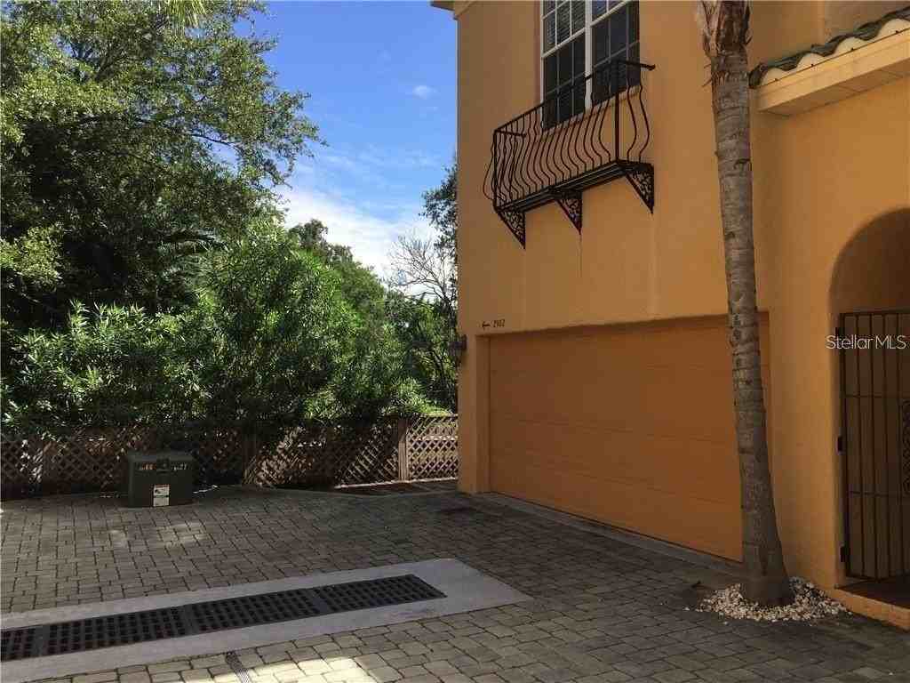 2902 Hansen Manor Ln - Photo 6 of 22