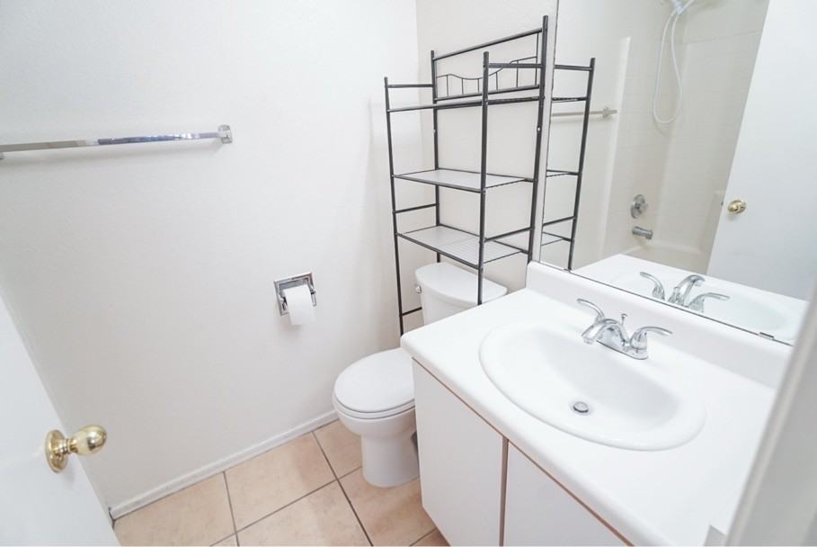 2065 W 20th Ave #1 - Photo 6 of 10