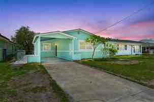 featured image of 4430 Floramar Ter