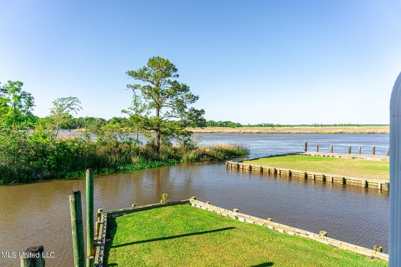 1102 Stanfield Point Rd Lot B - Photo 4 of 19