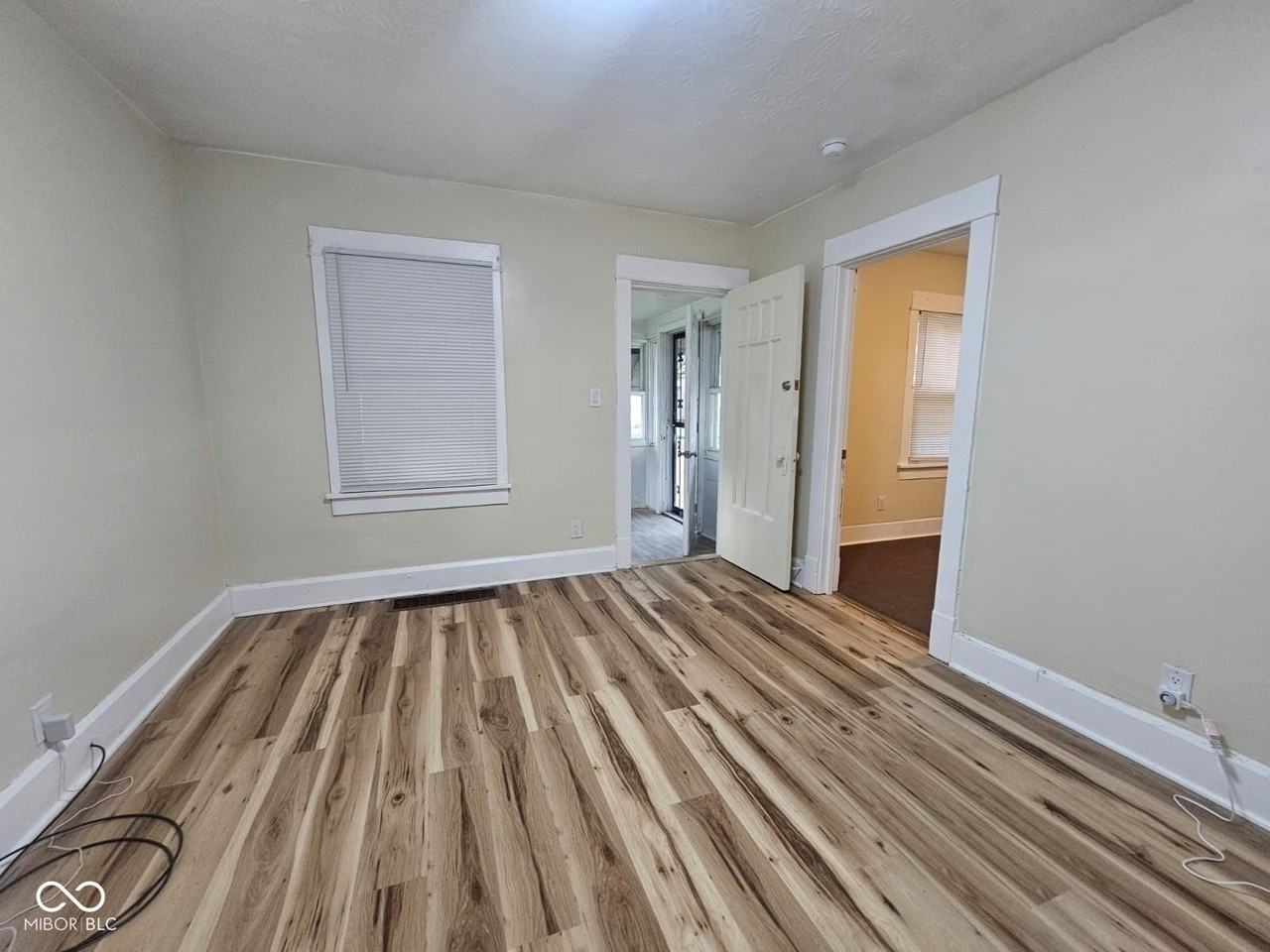 1310 E 5th St - Photo 4 of 19
