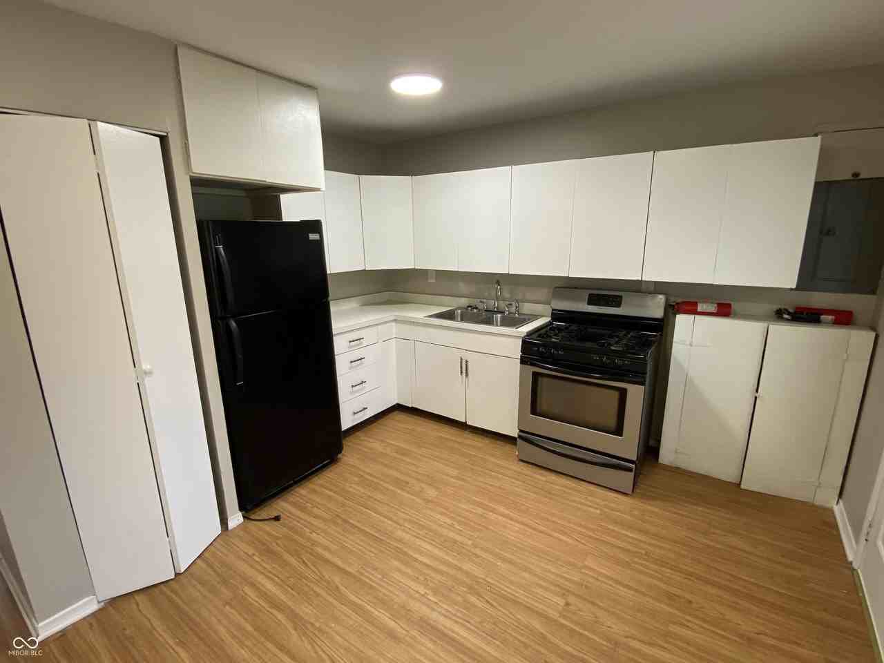 7910 Roy Rd - Photo 6 of 15