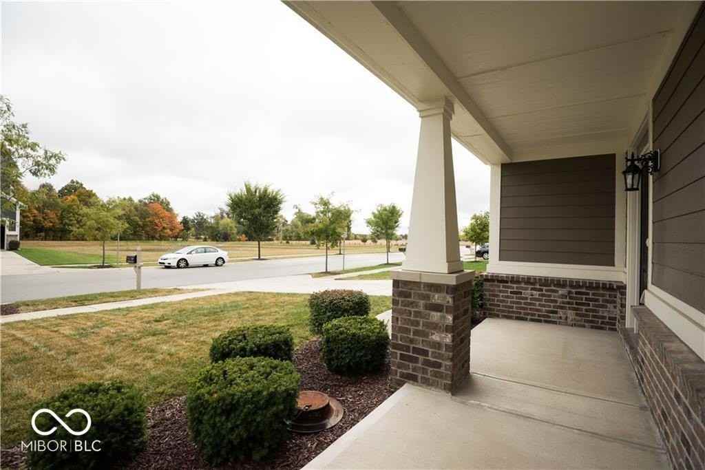 15665 Eastpark Dr - Photo 5 of 50