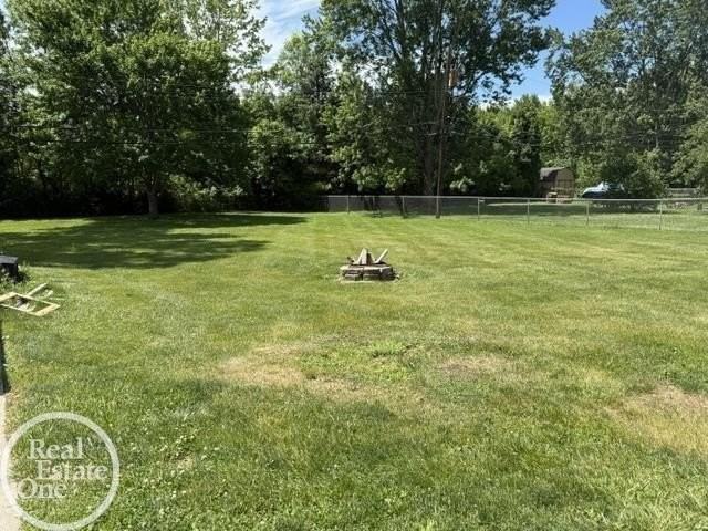 27550 Schiller St - Photo 4 of 19